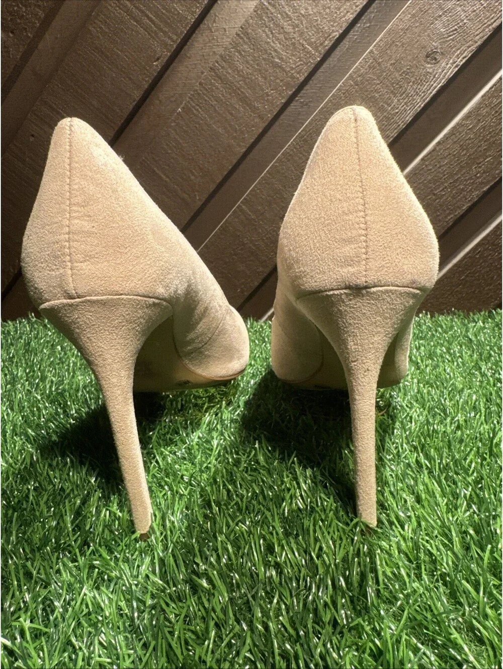 JLO Platform Pumps Size Right 7.5 Left Size 8
